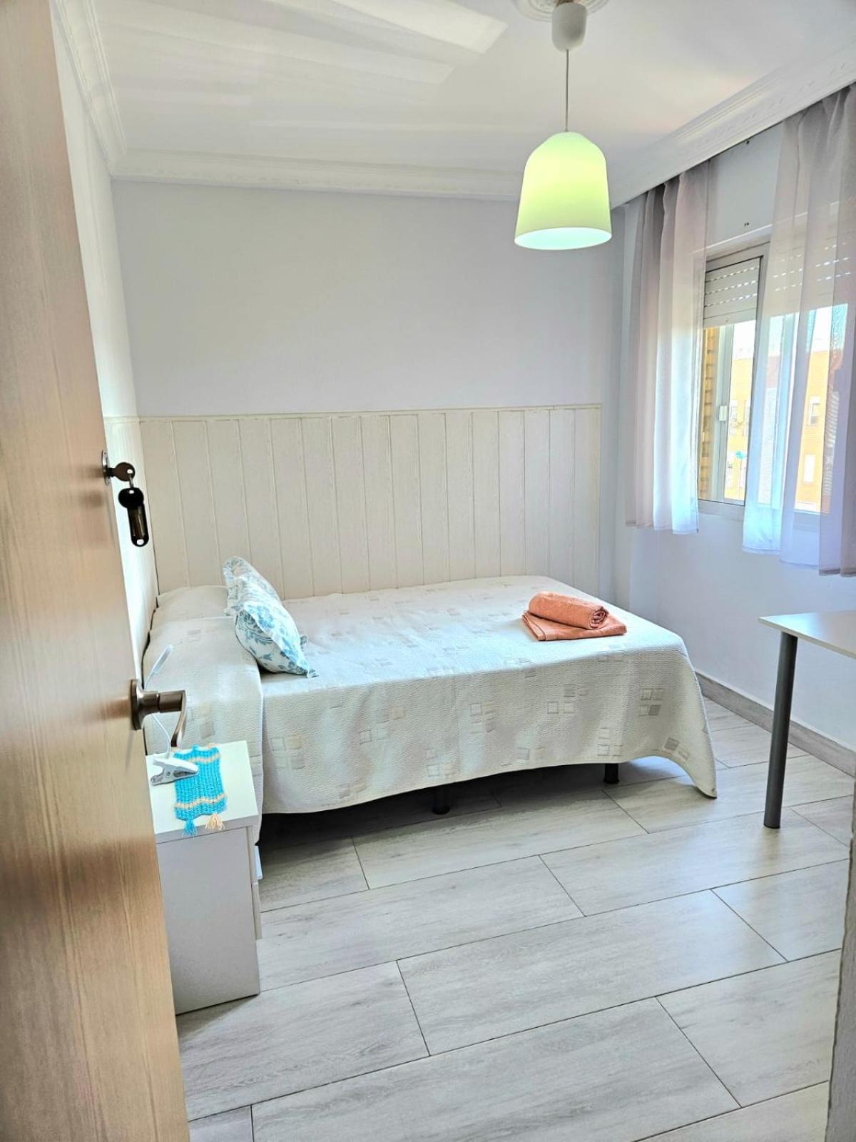 Habitación Privada a 15 min de la Playa/Piso Huelva Exterior foto